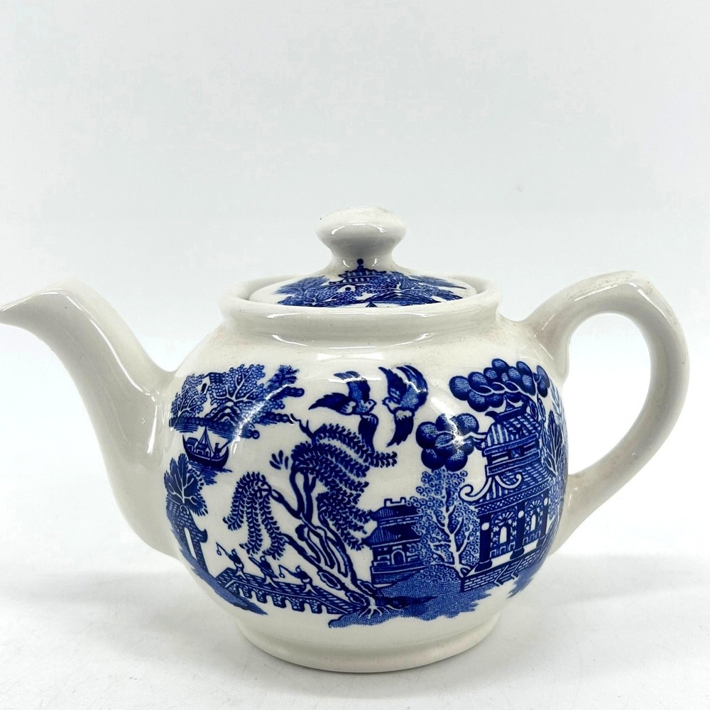Sadler Blue Willow Chinoiserie Ceramic Teapot Blue White Pagoda Landscape Design